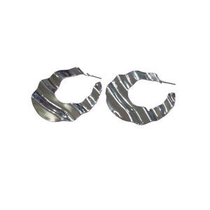 NEW Silver Wavy Hoop Fashion Earrings